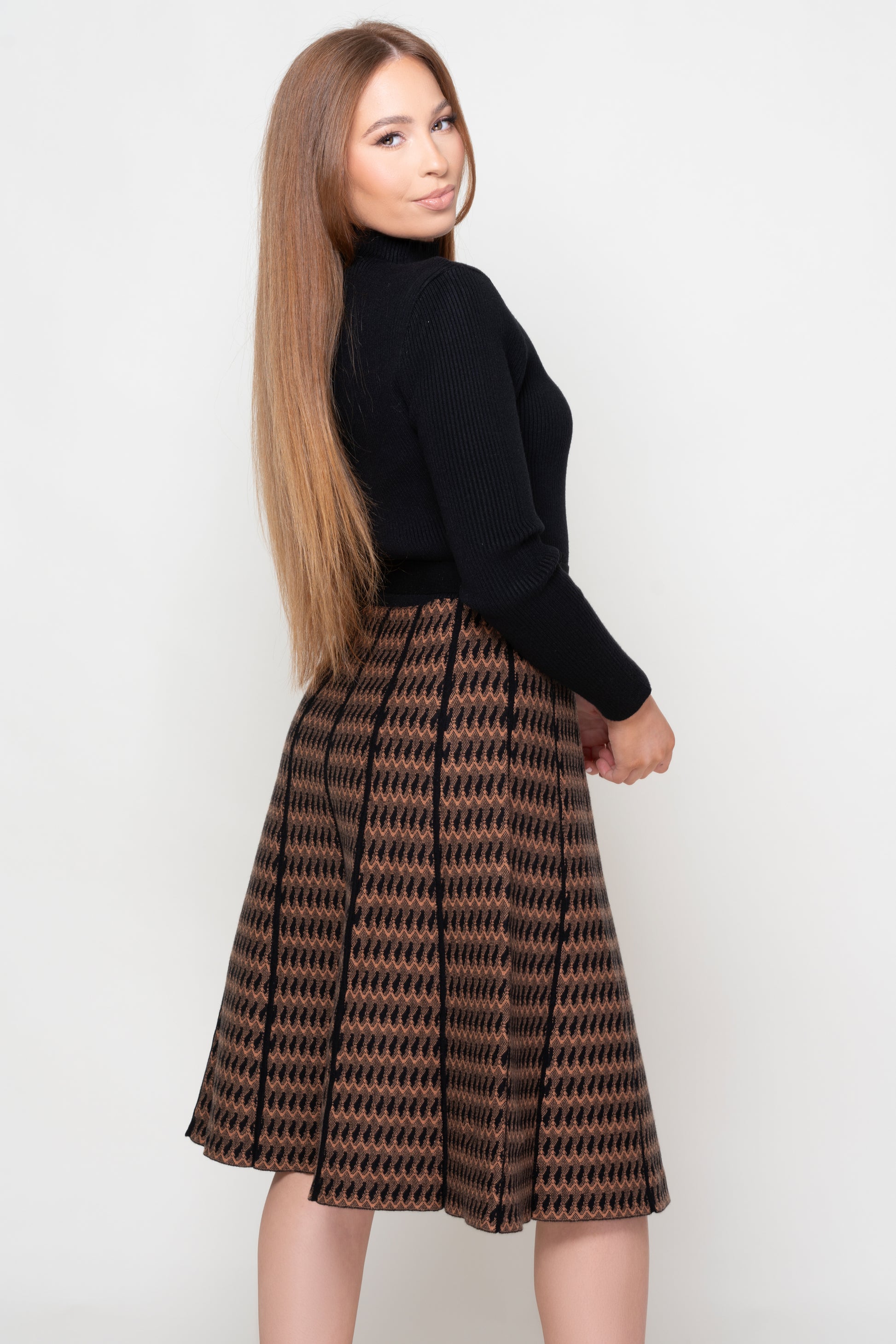Meredith black and tan knitted dress